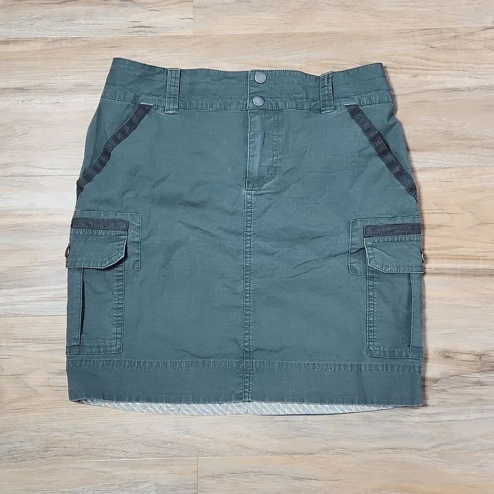 🐞Columbia Olive Omni Shade Sun Protection Cargo Skirt Size 2
